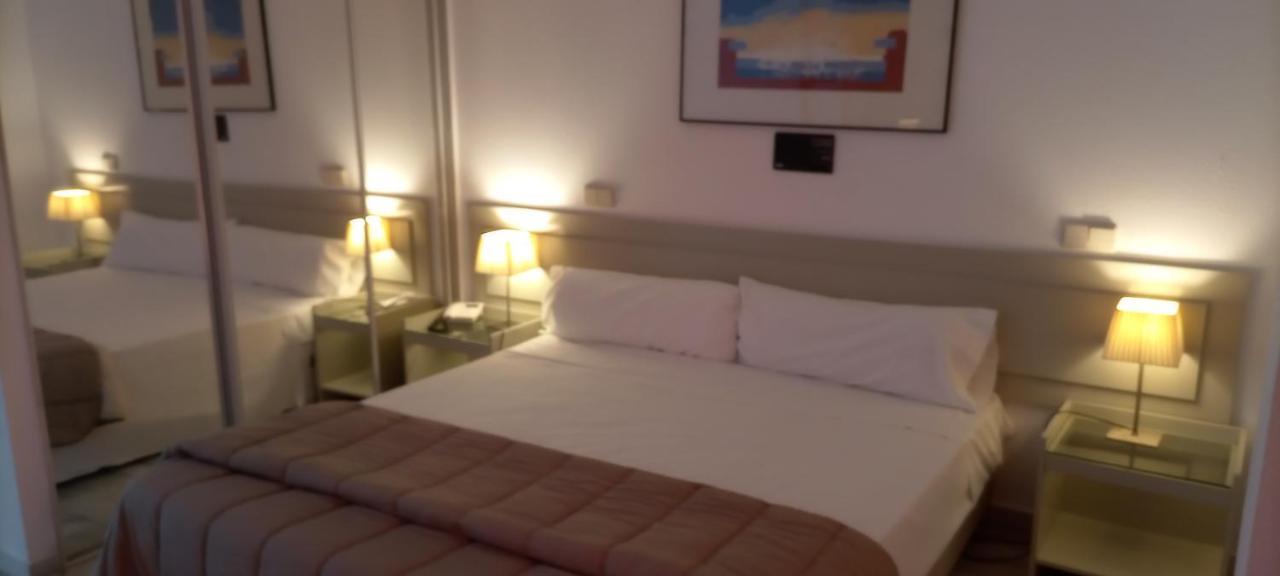 Hospedium Hotel Apartamentos Simon Verde Mairena del Aljarafe Bagian luar foto