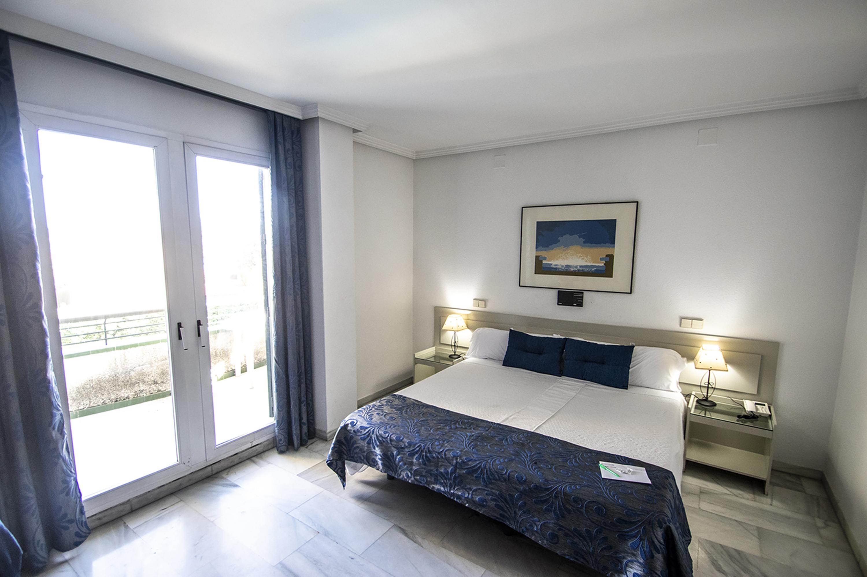Hospedium Hotel Apartamentos Simon Verde Mairena del Aljarafe Bagian luar foto