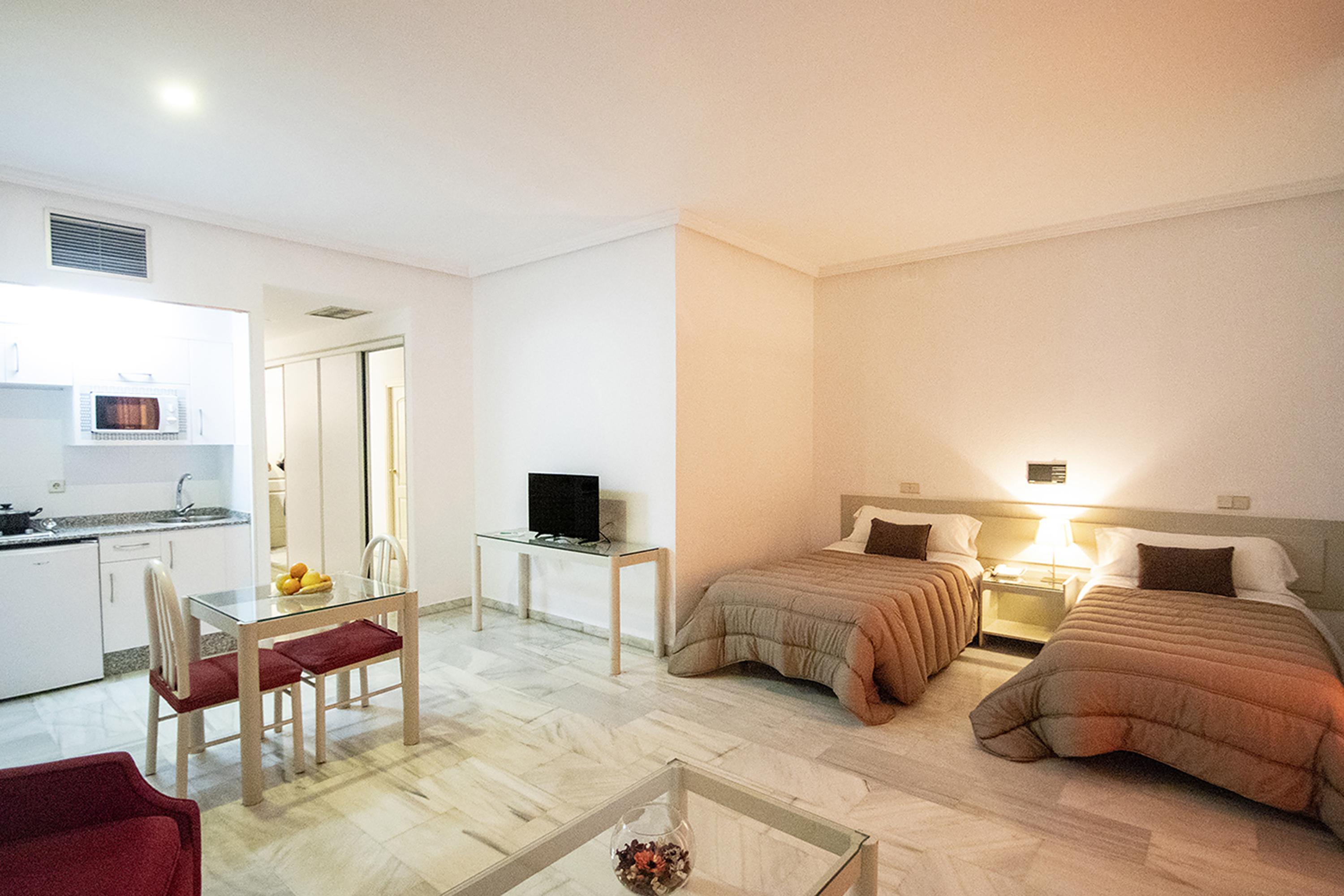 Hospedium Hotel Apartamentos Simon Verde Mairena del Aljarafe Bagian luar foto
