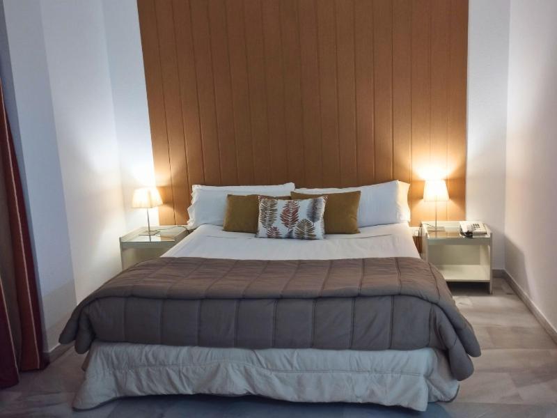 Hospedium Hotel Apartamentos Simon Verde Mairena del Aljarafe Bagian luar foto