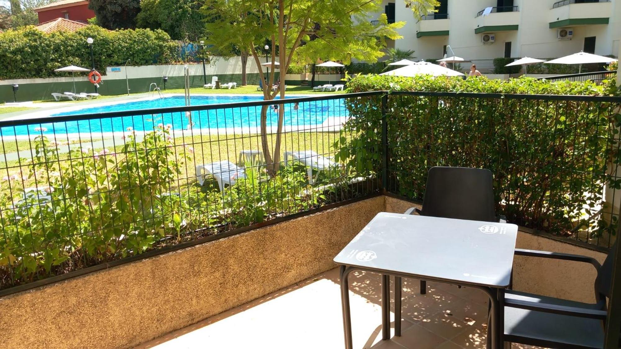 Hospedium Hotel Apartamentos Simon Verde Mairena del Aljarafe Bagian luar foto