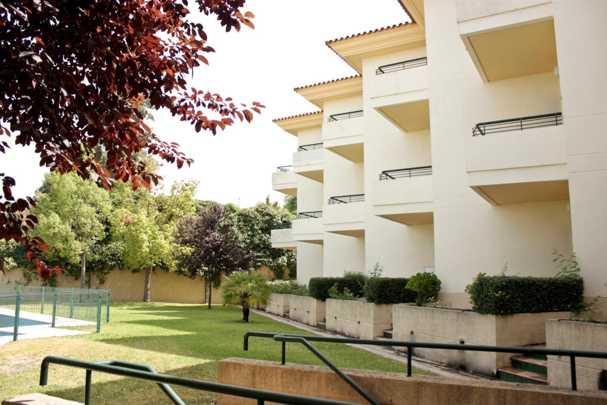 Hospedium Hotel Apartamentos Simon Verde Mairena del Aljarafe Bagian luar foto