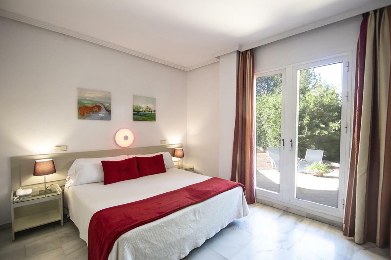 Hospedium Hotel Apartamentos Simon Verde Mairena del Aljarafe Bagian luar foto